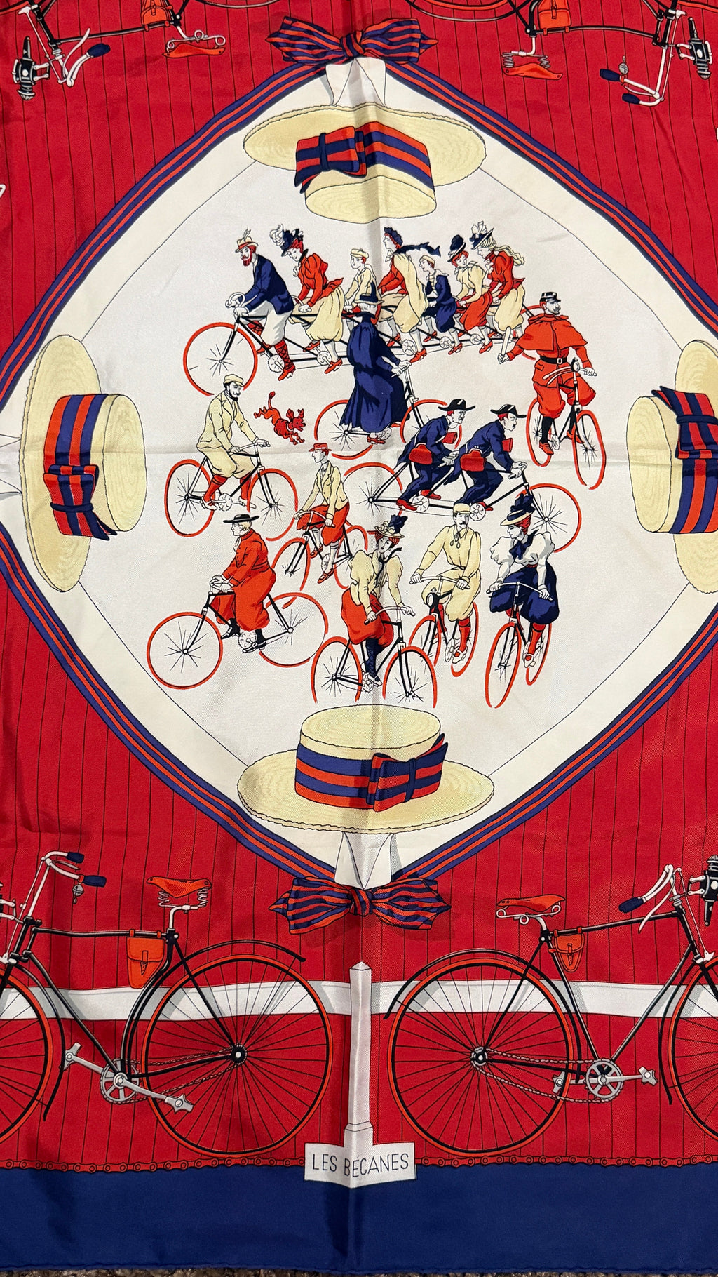 Foulard Hermès Carré 90 en soie