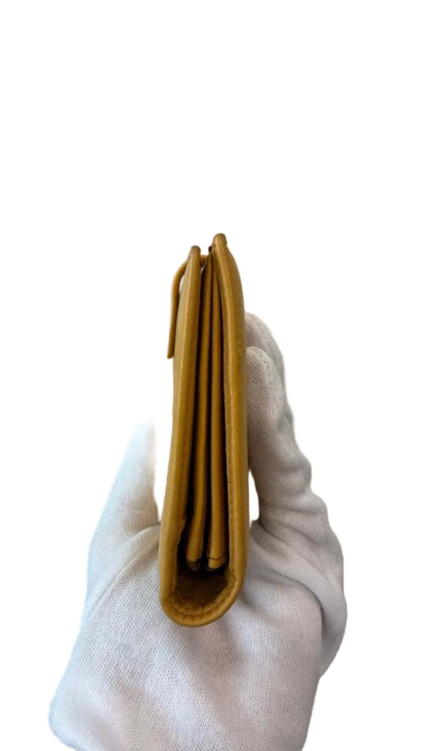 Portefeuille long Loewe en agneau jaune